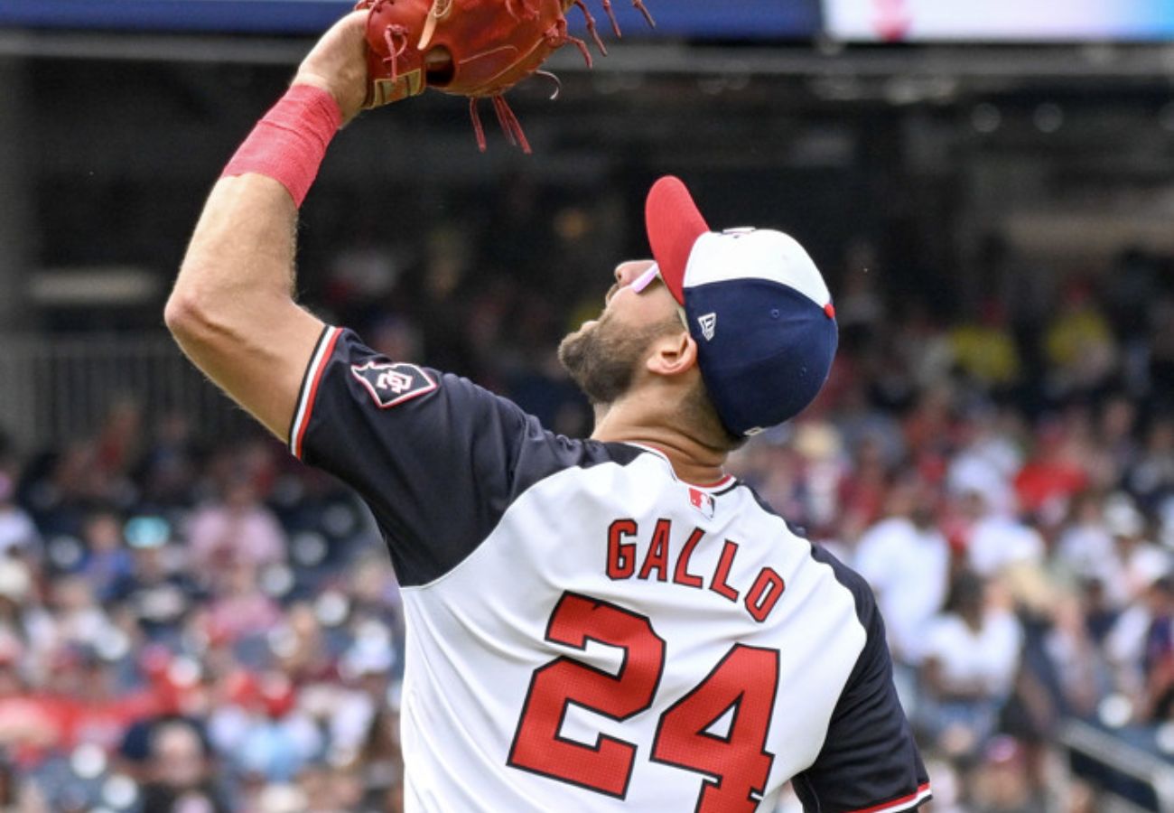 Joey Gallo waits to catch a popup